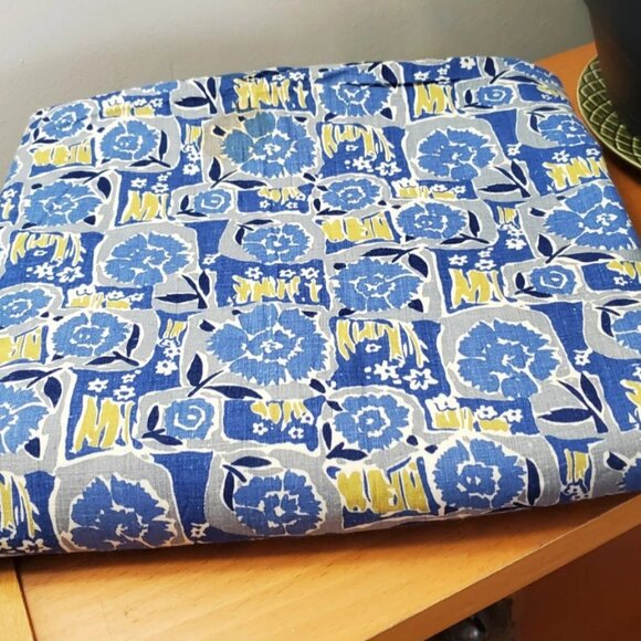 COTTON FABRIC FLORAL PRINT NEW 144" x 30"BLUE YELLOW WHITE CRAFT SEWING QUILT - Picture 1 of 5